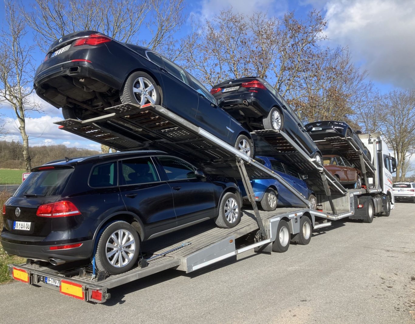 Der vollbeladene LKW Der vollbeladene LKW von hinten